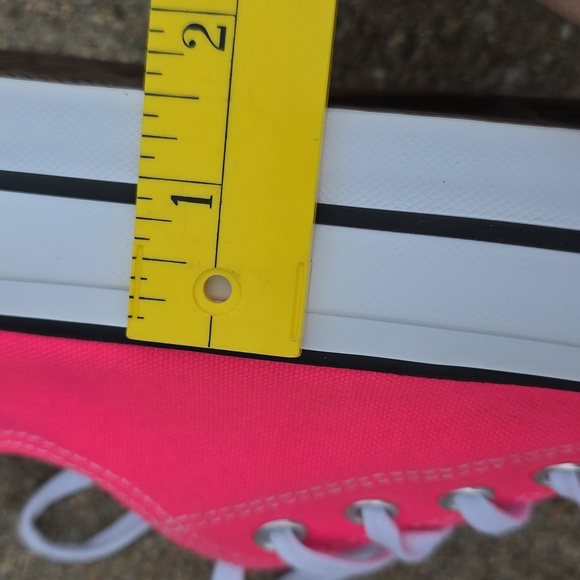 Converse Chuck Taylor All Star Low  Canvas Neon Pink Sneakers Size 7 - Picture 14 of 14